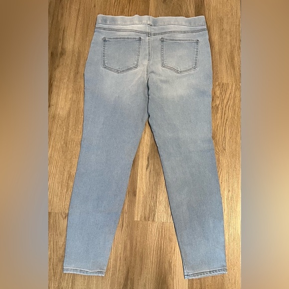 Women's No Boundaries High Rise Pull On Jeggings - Picture 4 of 4